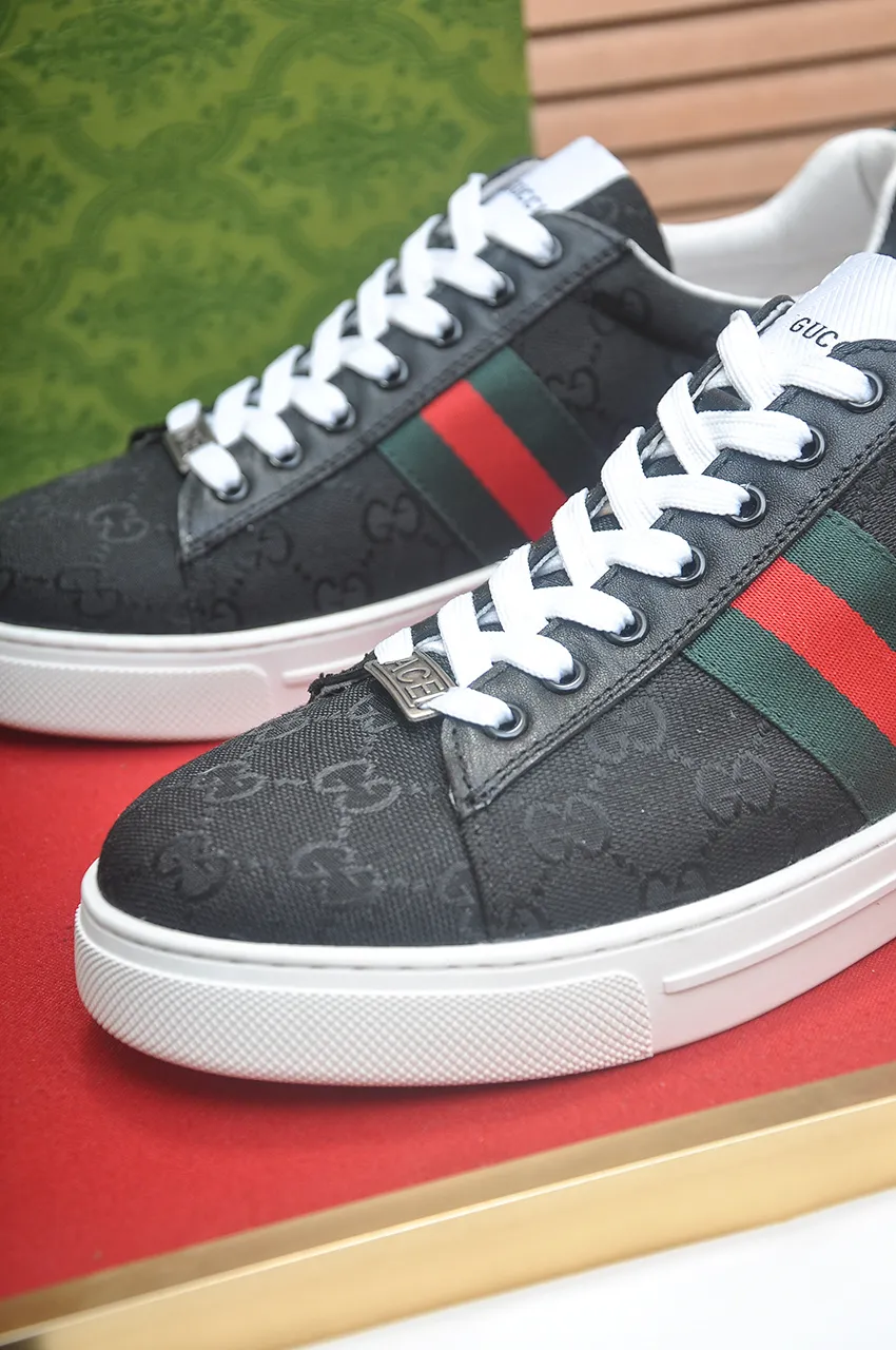 Men's men's shoes💰420💶[GUCCI Gucci] official website 1:1 men's sports shoes are now on the market, using original Gucci fabric + gluten lining, plus the official website original 1:1 comfortable outsole. Fashionable and versatile, super comfortable and breathable. 5 colors available, standard shoe size 38/45 (custom-made sizes 45 are non-refundable)